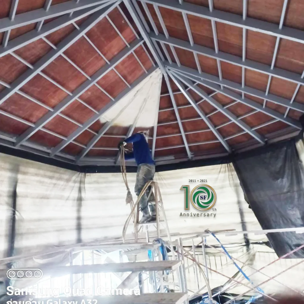 งานพ่นโฟม ความหนา 4 นิ้ว ใต้หลังคา Single Roof